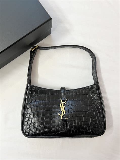 sac yves saint laurent crocodile|LE 5 À 7 in crocodile.